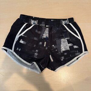 Under Armour Black & White Patterned Running Athletic Shorts w/ Pockets Size Sma